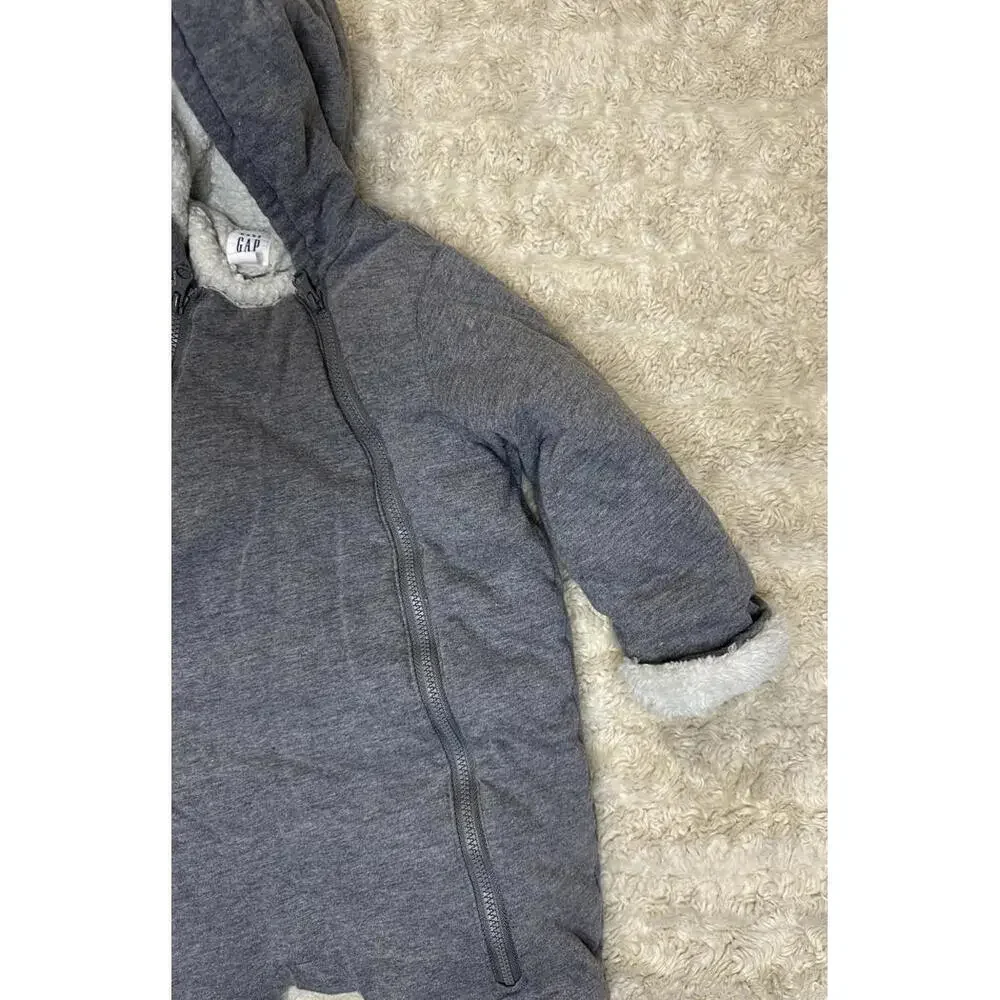 baby GAP sherpa-lined hooded dual zipped one-piece/snowsuit/bunting Size 12-18M